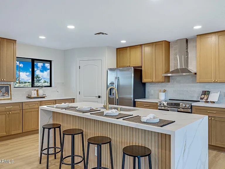 Cabinets & Countertops